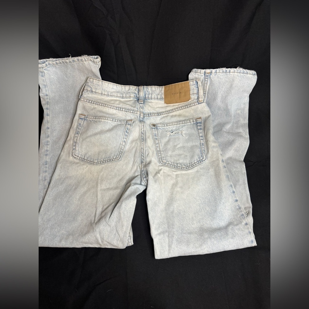 H&M Light Wash Denim Jeans - Picture 3 of 6